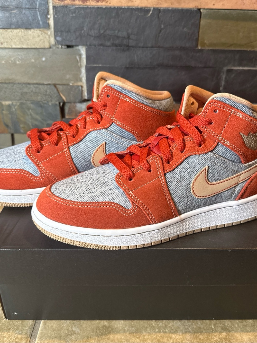 Air Jordan 1 Mid Se Gs Denim Red DM4384-600 Size 4Y New FAST SHIPPING Wmns 5.5